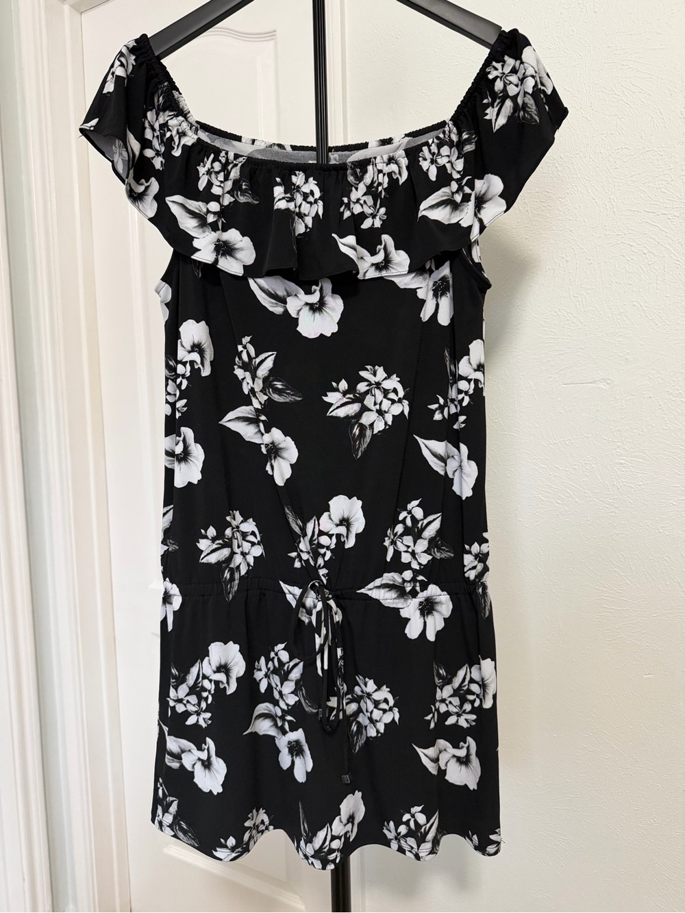 White House Black Market Floral Ruffle Dress